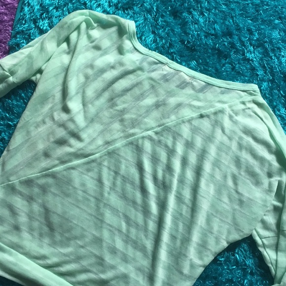 Sheer long-sleeve mint green top - Picture 7 of 7